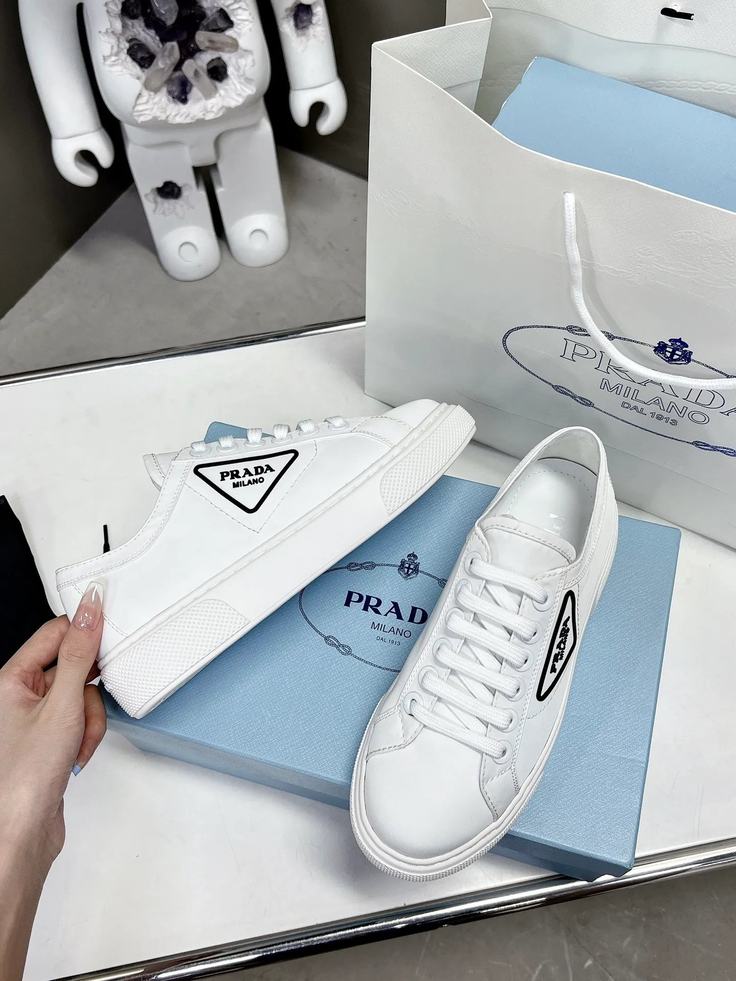 👟👟Ex-factory price 420👟👟 Purchasing level ⚡2023S launches Prada’s latest catwalk shoes, dad shoe series ͏ 💥PRADA's early spring catwalk model👠The fresh breeze has a bit of an expensive feel, and the upper is very perfect💃Elegant and elegant, crystal clear, no matter the quality of the accessories, they are all customized one-to-one, zero distance from the original version 1⃣Upper: imported waterproof twill + epoxy injection molding process 2⃣Inner: waterproof twill 3⃣Outsole: Original one-to-one molded rubber foam outsole 4⃣🔺Original packaging Heel height 4cm 5⃣Number of codes: 35-40, 41 non-returnable